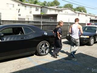 Порно огромное дилдо смотреть бесплатно